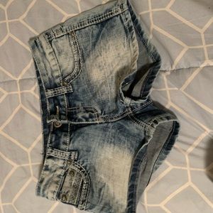 Jean Shorts With Detailed Pockets